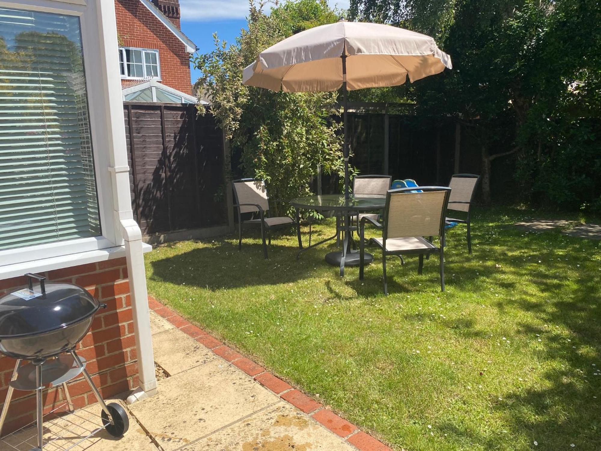 Chichester Retreat House With Free Parking Exterior foto