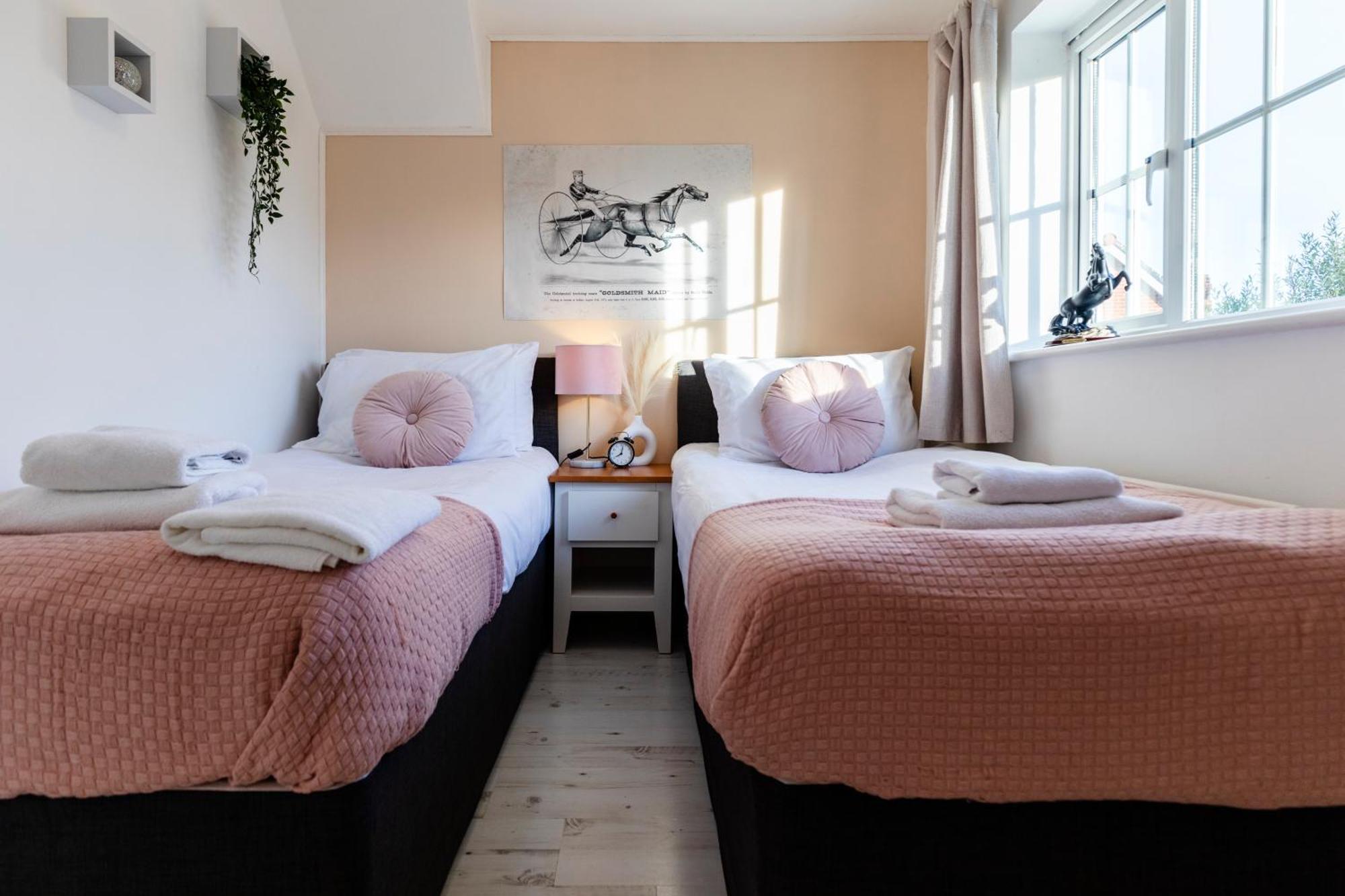 Chichester Retreat House With Free Parking Exterior foto